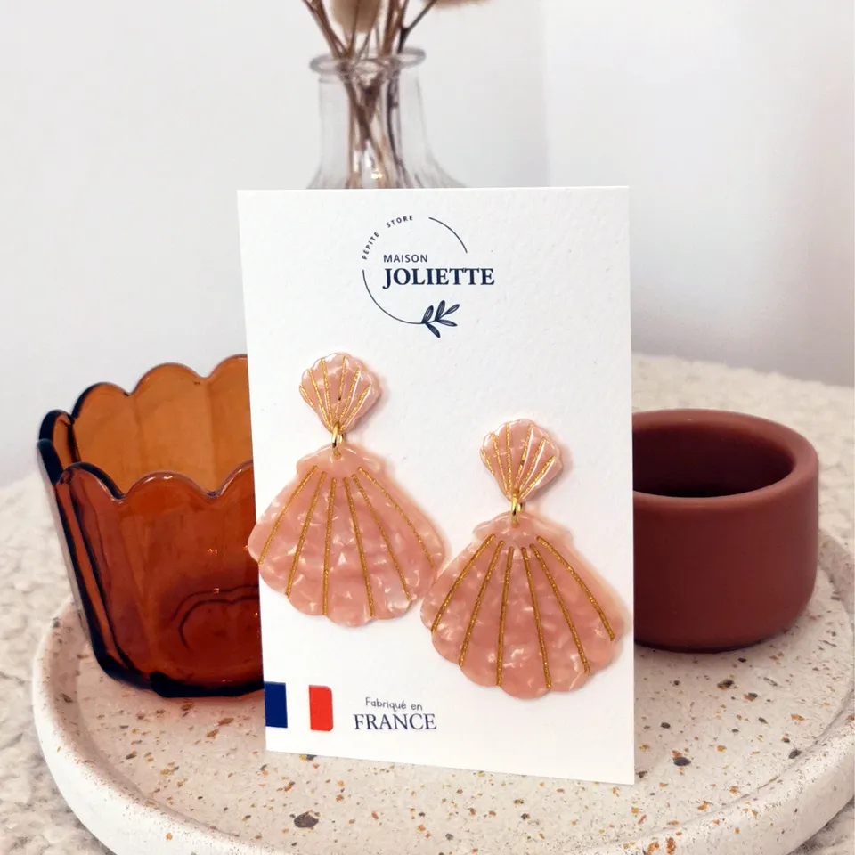 maison-joliette-coquilles-ohrringe-muschel-rosa-resin-5-5-cm image 1
