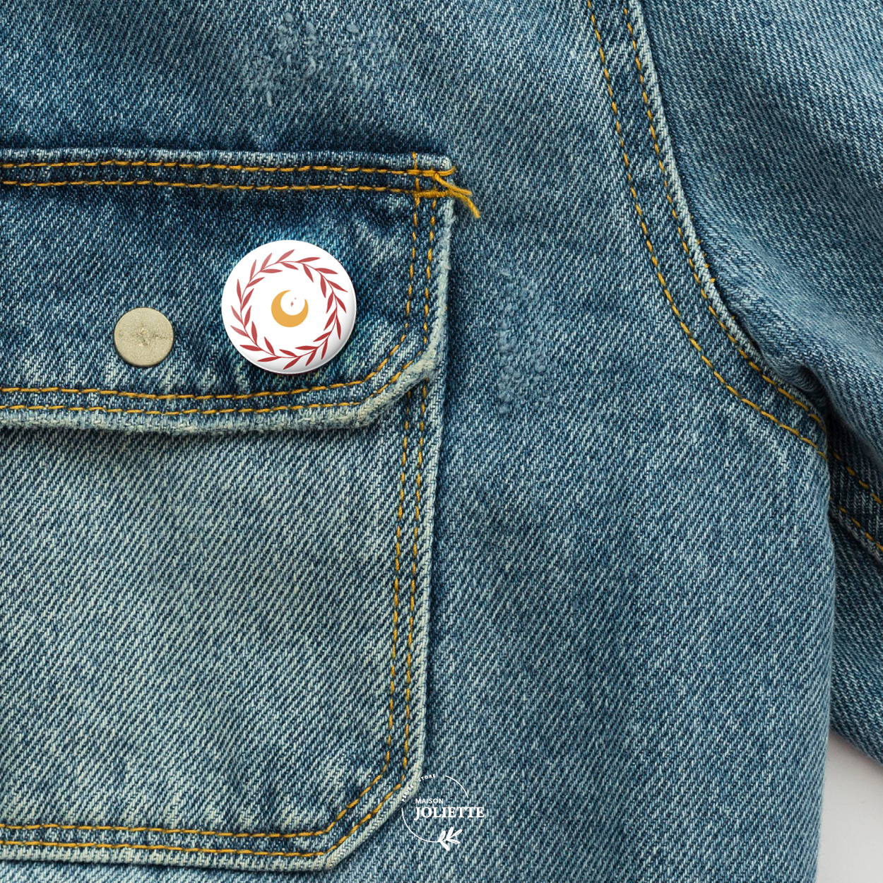maison-joliette-badge-lune-button-mond-32-mm-matt image 3