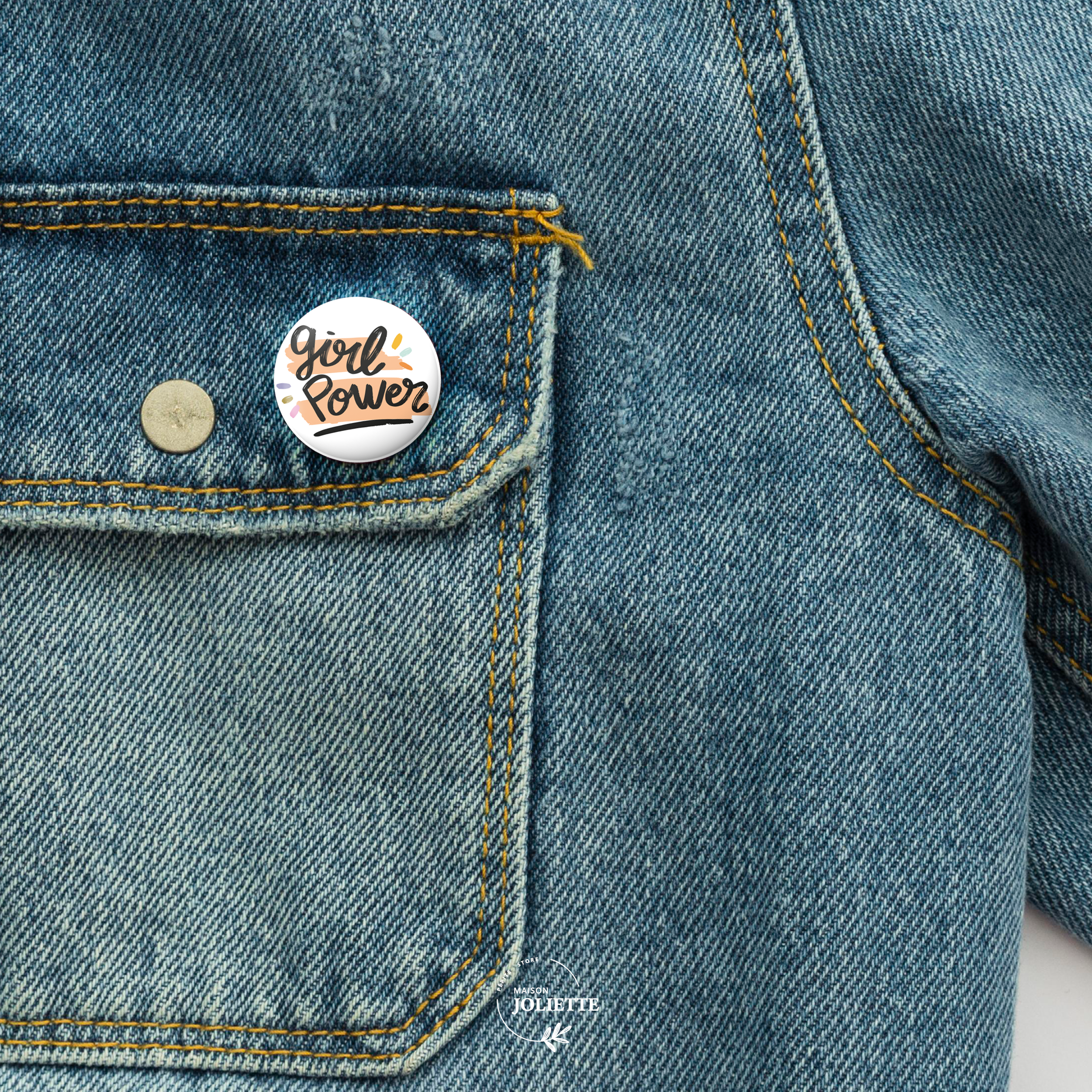 maison-joliette-multitude-girl-power-button-32-mm image 3